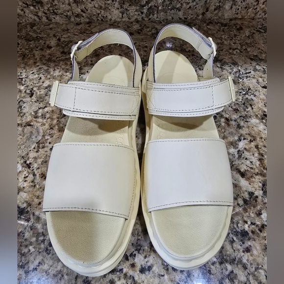 Dr Martens Voss Mono Light Yellow/Cream Leather Platform Sandals size US 10 - Picture 4 of 9